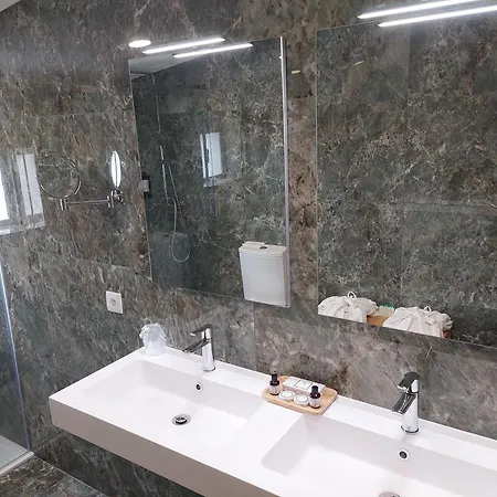 德费拉佩德拉贝拉酒店 酒店 圣玛丽亚大德费拉