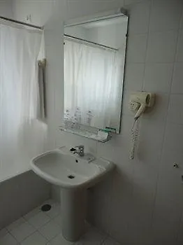 德费拉佩德拉贝拉酒店 4*