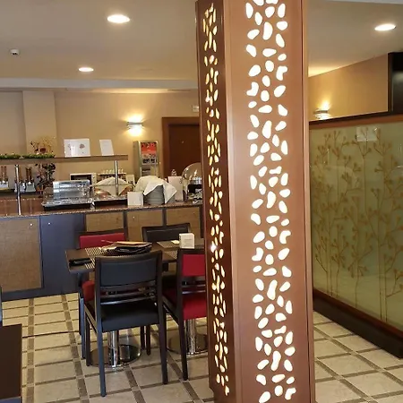 德费拉佩德拉贝拉酒店 酒店 4*