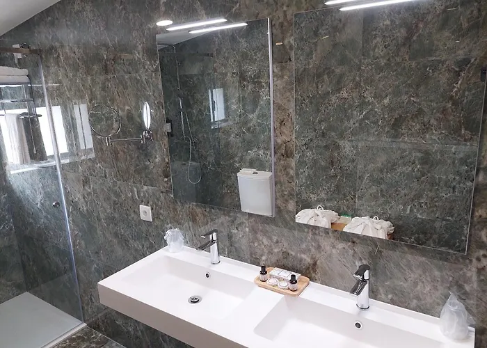 德费拉佩德拉贝拉酒店 酒店 圣玛丽亚大德费拉