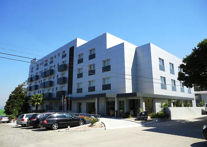 호텔 Feira Pedra Bela 4*