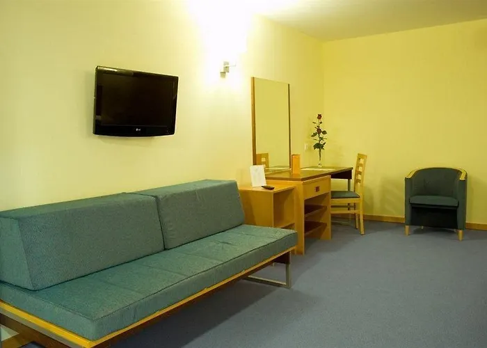 德费拉佩德拉贝拉酒店 4*